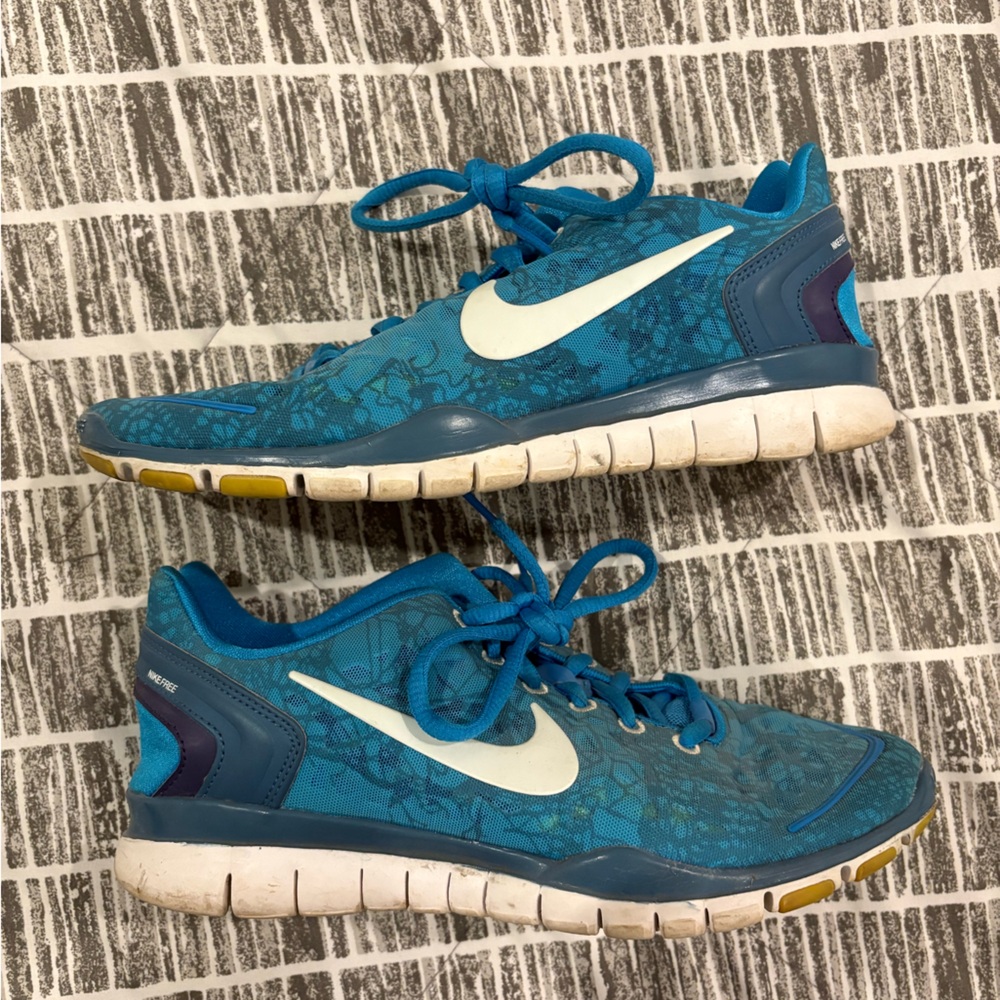 Nike 5.0 Frees shoes